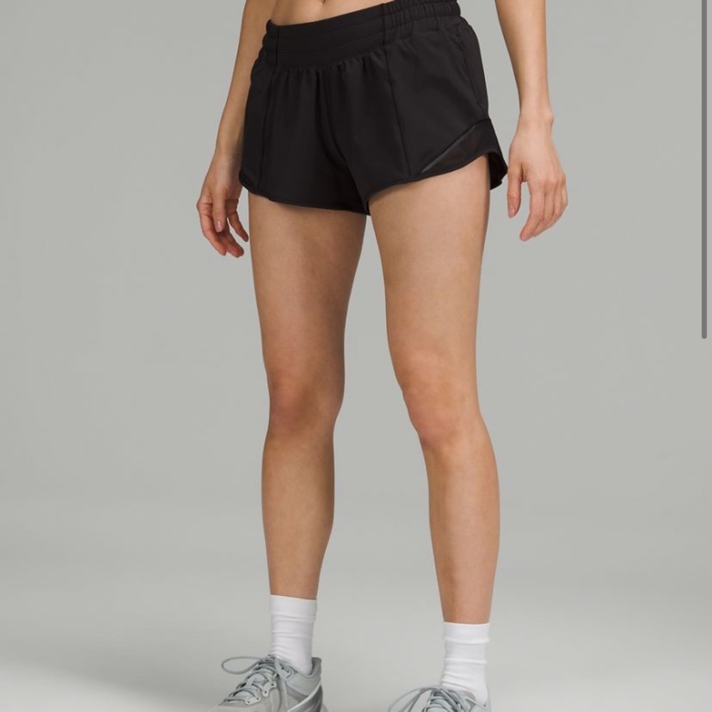 black lululemon shorts